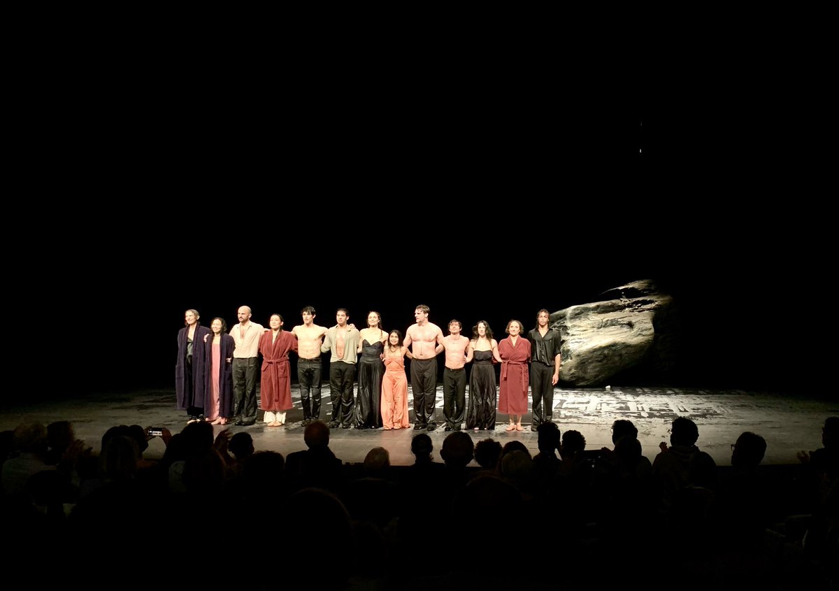 GuillaumeLasse1's tweet photo. Jeux de l’amour et du hasard pour ballet aquatique autour d’un énorme rocher. #pinabausch magistrale à Montpellier -> #vollmond -> #operaberlioz #lecorum -> 18 décembre #pleinelune @MontpellierDans @OONMLR #dance #contemporarydance #montpellier #tanztheater #tanztheaterwuppertal https://t.co/dvNrsyHIYN