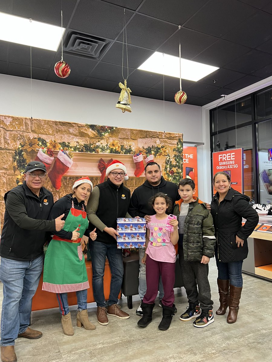 Marco Solorzano (@marco_marceco) on Twitter photo Happy customers at Tu Voz Mobile. BYOD sale on Boost transformer network <a href="/joseq_tuvoz/">Jose Quiroz</a> <a href="/Kim_Marceco/">Kim Laue Marceco</a> <a href="/Team_TuVoz/">Tu Voz Mobile</a> <a href="/MarcecoNation/">Marceco Ltd</a> <a href="/marcecojosh/">Josh DenHerder</a> Happy customers at Tu Voz Mobile. BYOD sale on Boost transformer network <a href="/joseq_tuvoz/">Jose Quiroz</a> <a href="/Kim_Marceco/">Kim Laue Marceco</a> <a href="/Team_TuVoz/">Tu Voz Mobile</a> <a href="/MarcecoNation/">Marceco Ltd</a> <a href="/marcecojosh/">Josh DenHerder</a>