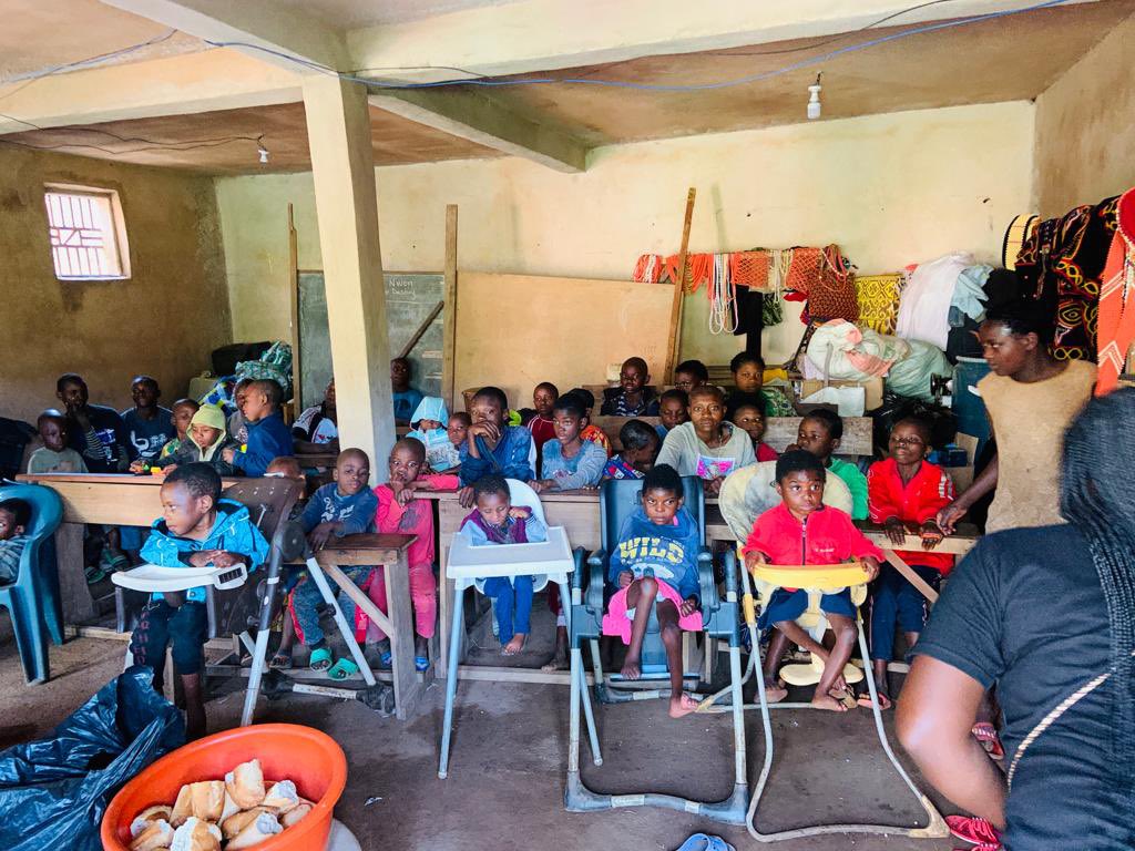 MustardSeedII's tweet photo. Here are the material things your support helped us provide for this kids. The atmosphere was memorable and one we will never forget. Thank you all 🙏🏾🙏🏾 https://t.co/CDkk7ef4oZ