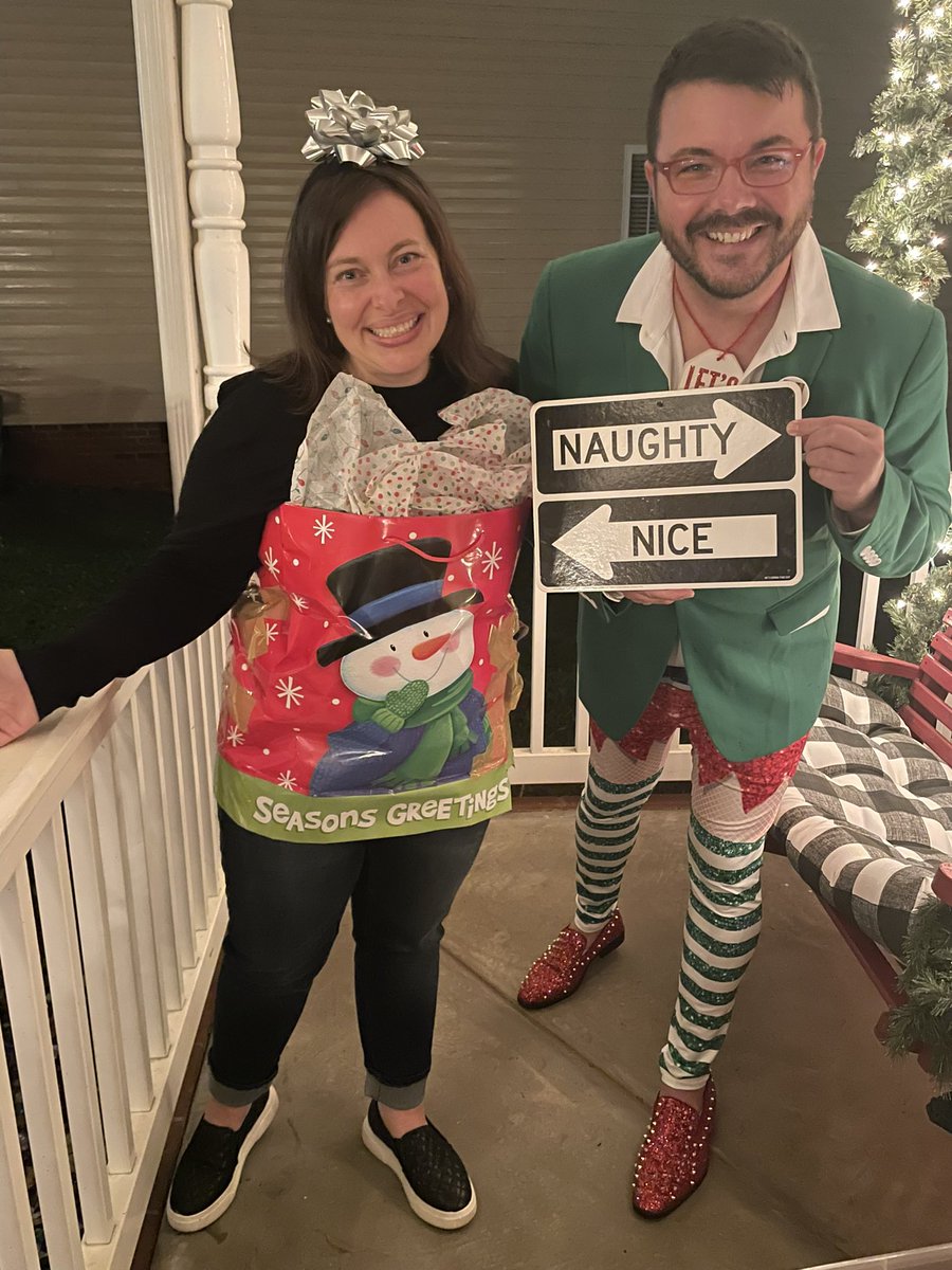 JuliePJones's tweet photo. Need a fabulous holiday gift for an educator in your life? Get a personalized copy complete with sticker swag at the link below
#theplayfulclassroom #teachergift #educator #bestgiftever #amreading #weplaychat #encourageplay #12DaysofChristmas
https://t.co/uuvtKOmJLJ https://t.co/BHuL5abe13