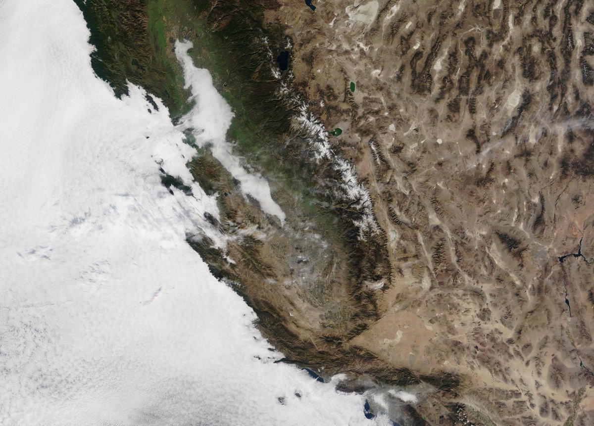 DrewTumaABC7's tweet photo. SIERRA SNOWPACK
2 weeks ago (left image) snow levels were 17% of normal and today (right image) they are at 98% of normal 🙌🏔️ https://t.co/EWpflUSIml