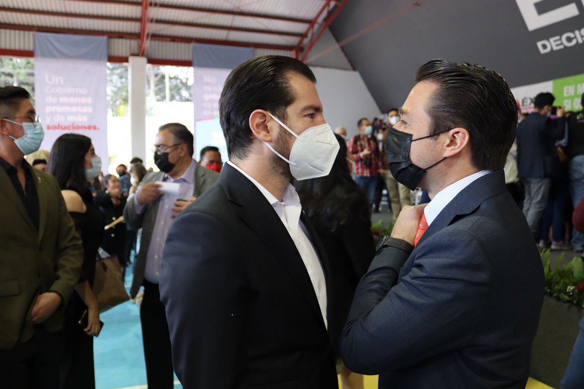 Mariano_Camacho's tweet photo. Hoy en representación de nuestro Gobernador @alfredodelmazo le tomé protesta como Presidente Municipal de Rayón a mi amigo @ErickCedilloMX a quien le auguro mucho éxito en esta nueva responsabilidad. https://t.co/boLG06TGkX