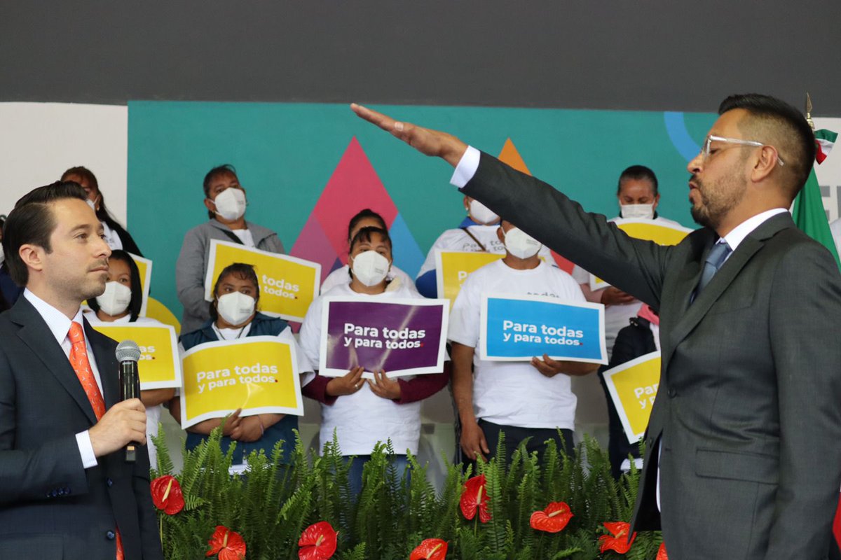Mariano_Camacho's tweet photo. Hoy en representación de nuestro Gobernador @alfredodelmazo le tomé protesta como Presidente Municipal de Rayón a mi amigo @ErickCedilloMX a quien le auguro mucho éxito en esta nueva responsabilidad. https://t.co/boLG06TGkX