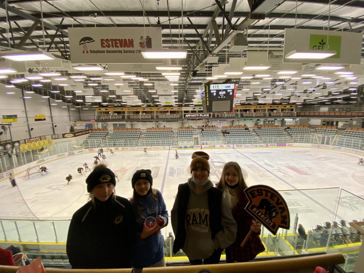 #GirlsHockey dominated Estevan today with every #Bearcat team playing. The two U11 battled each other, Moose Jaw was in town visiting U13(2), Weyburn down to face U13(1) and Regina pulls into Affinity against the U15.
