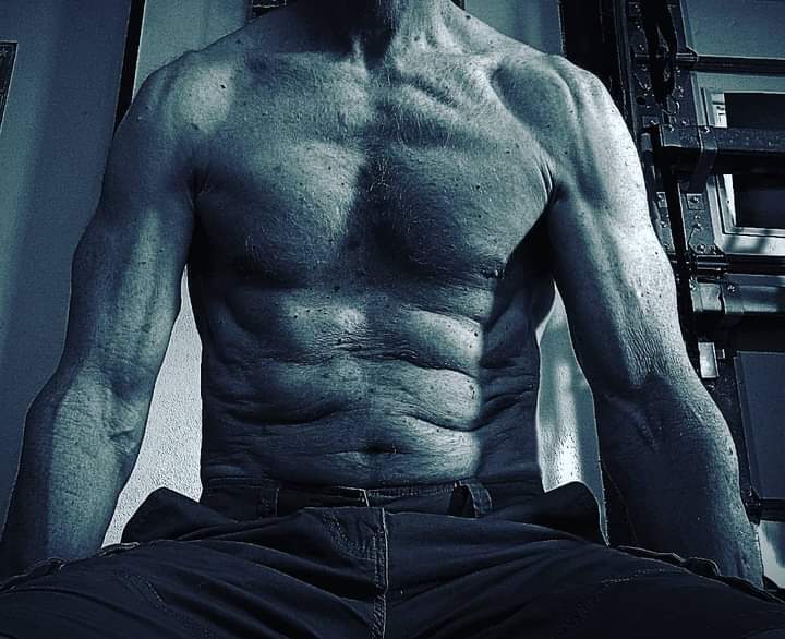 TomFurman's tweet photo. I'll be 65 in February. We all age. How you do so, is up to you. I'm fighting it every day. If you want the best from your vital years, then please speak me. #lift #hard #strength #leaneating #armorofwar https://t.co/LUaaTc7FWo