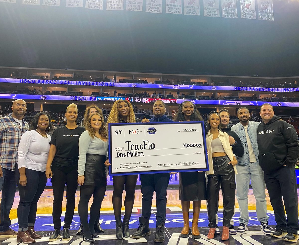 Honored to represent @WheelsUp at the Invesco QQQ @LegacyClassic in partnership with @michaelb4jordan. Alongside my friend @serenawilliams, had the privilege of presenting the $1M investment to the talented winner of the Legacy Classic HBCU Startup Pitch Competition. #goingUP