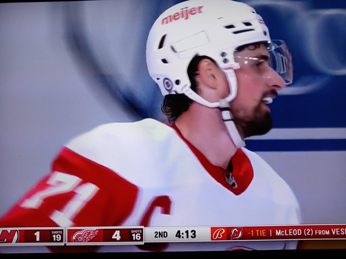 dclynick66's tweet photo. Dylan Larkin scores his 1st career hat trick and the Detroit Red Wings take a 4-1 lead over New Jersey. Hell yeah! What a night! 😃 👍 #Larkin71 #OurCaptain #LGRW https://t.co/Ko9jcuDIJs