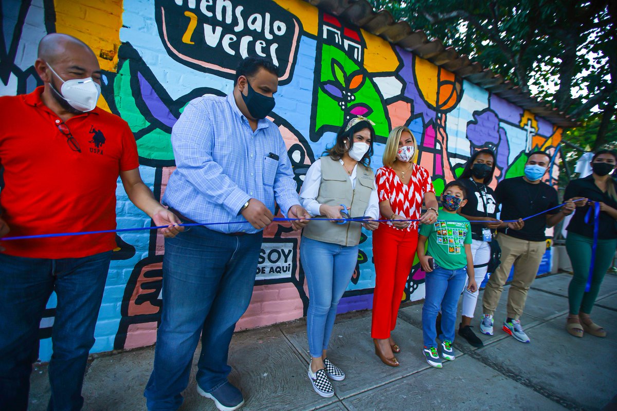 AcevedoGustavo_'s tweet photo. Este día inauguramos el mural de la campaña: "Piénsalo dos veces" Donde tuvimos apoyo de @cindyportal Viceministra de Salvadoreños en el Exterior y Diana Echeverria Directora de Movilidad Humana y Atención a la persona Migrante. https://t.co/YejFDGm7i0