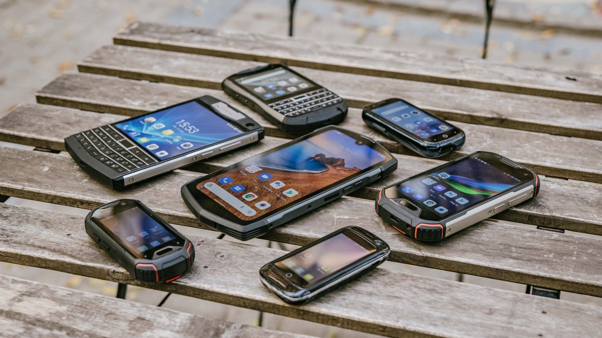 Unihertz's tweet photo. Each one of them shall be unique 🥂

🏷️https://t.co/YmVo5oOof6

#unihertz #ticktock #dualscreenphone #doublescreen #uniquephone https://t.co/wrYpBs4piU