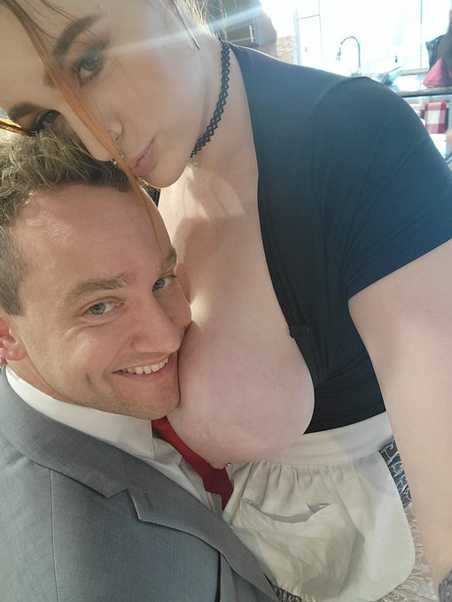 2 pic. ?TITTIESSS and  @VanWyldexxx https://t.co/OHTD2N8cmZ
