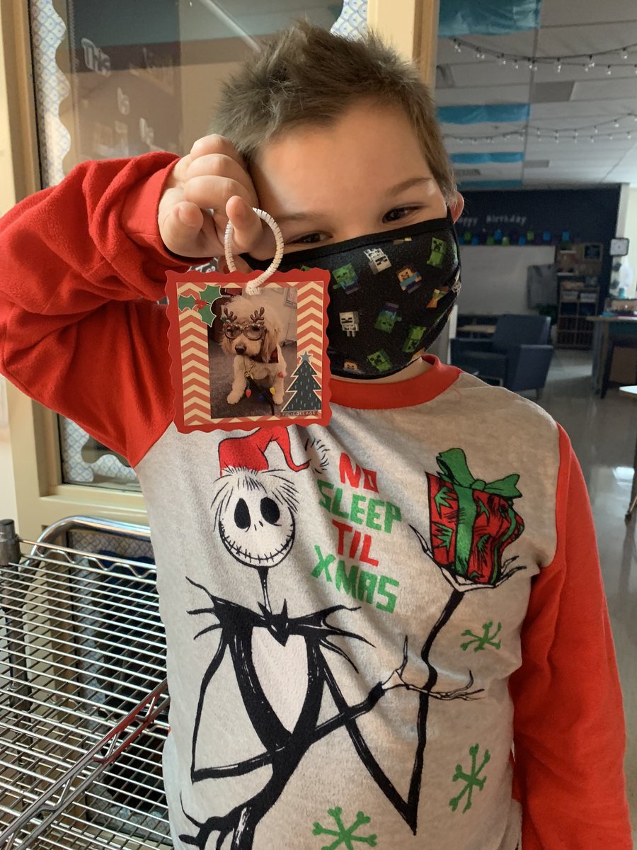 MECC_Counselor2's tweet photo. Have you ever seen anything cuter?!? Shinerβs ornaments turn out great & brought lots of smiles to little faces! Who doesnβt love a dog in glasses! π πΎ π #Shinerlove #MVP #MostValuablePup #MECCtacularmoments @schatzj9 @Katie_Fuller11 @MrsBly_MECC https://t.co/NsK71mIVBJ