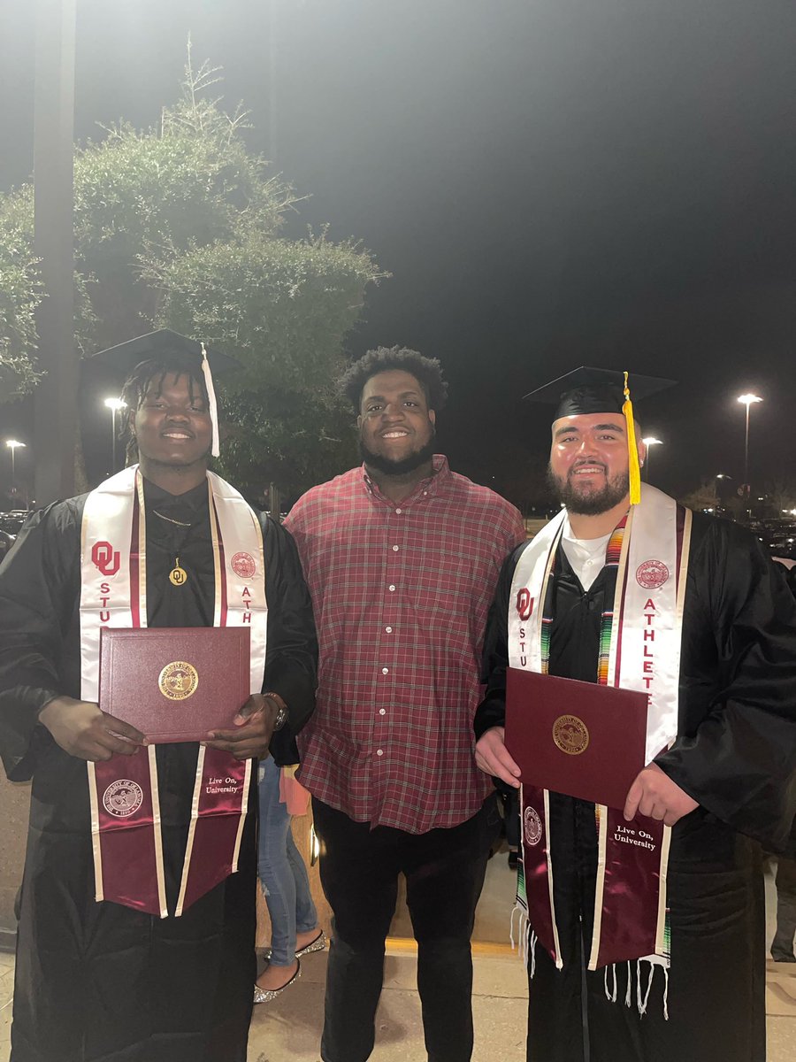 felix_finley's tweet image. Officially a Graduate at OU, Beyond blessed on this accomplishment. Also congratulations to everyone else on graduating. #BoomerSooner