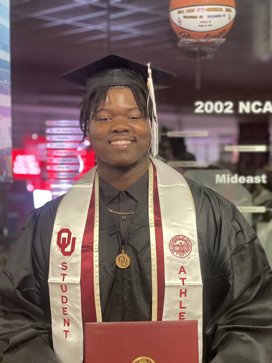 felix_finley's tweet image. Officially a Graduate at OU, Beyond blessed on this accomplishment. Also congratulations to everyone else on graduating. #BoomerSooner