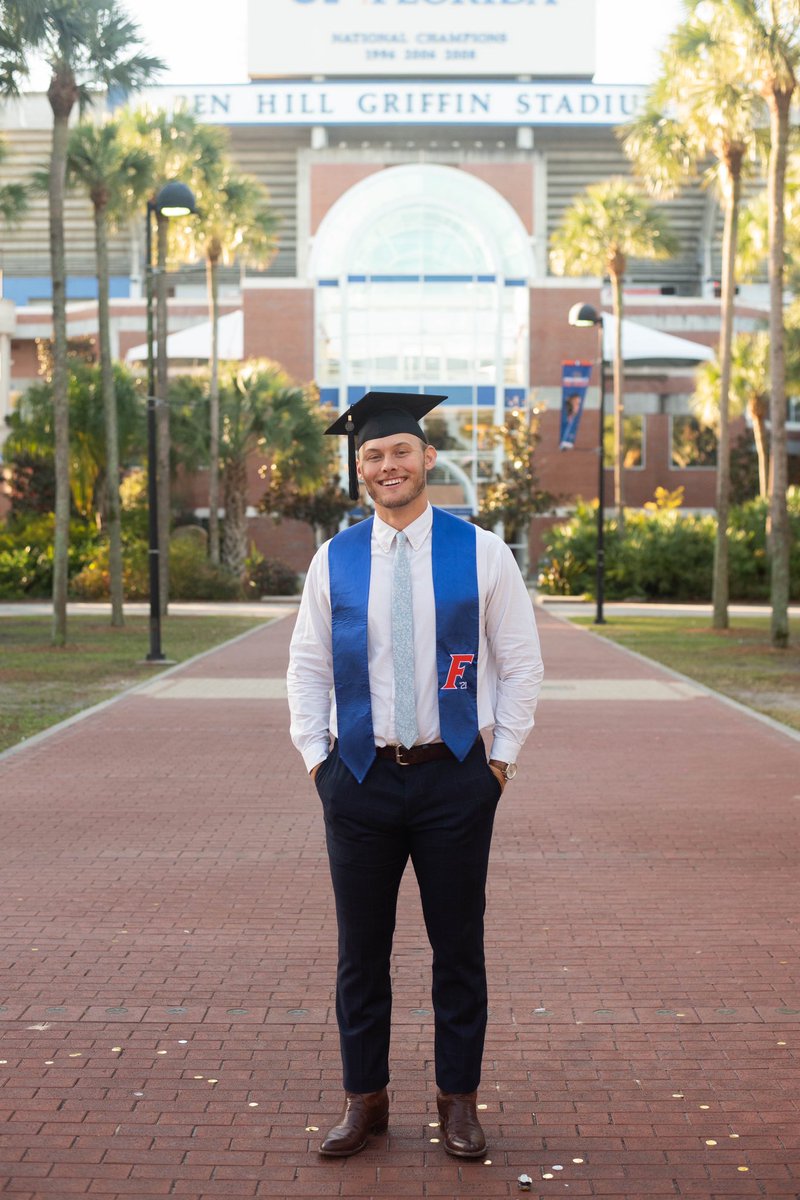 It’s great to be a double gator 🐊🐊 (shoutout <a href="/GatorsEquipment/">GatorsEquipment</a> for the help with the cap)