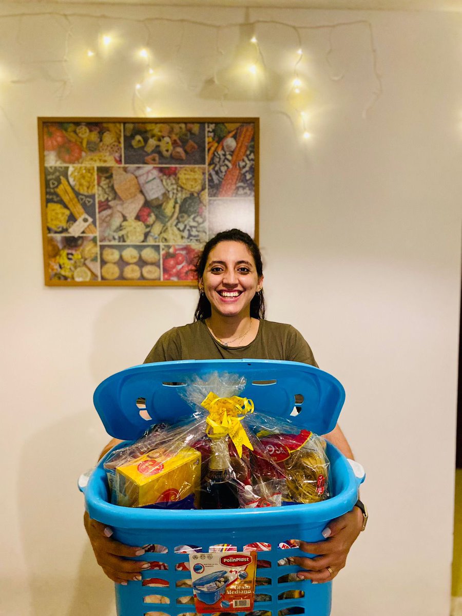 michellemrvh's tweet photo. Cuando ven la foto dicen un canaston más, pero no es así, un canaston no es obligación de la empresa el entregarlo. 
Pero si es una gran satisfacción y alegria para el empleado que lo recibe. 
Hoy tuve la gran sorpresa y dicha de recibir este hermoso canastones de #blüe https://t.co/Gumx7mhCgE