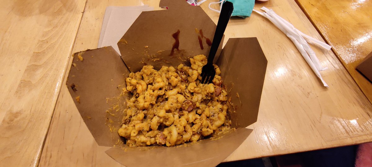 ldsfilmguy's tweet photo. Lil' Smokey Mac and cheese with Gouda cheese and bbq sauce from #MacDaddys in #Spokane. https://t.co/LsHOHV3HbF