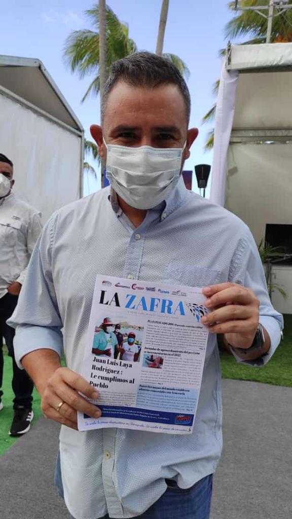 PescalbaOficial's tweet photo. #Pescalba, ente del @Minpescave2 participó en #Fitven2021, para exhibir bondades de la pesca industrial, una de las actividades medulares de la empresa socialista.

Se mostró un atún aleta amarilla a tamaño natural, apreciado por autoridades y visitantes.

#VenezuelaComePescado https://t.co/h9GUwGbWZb