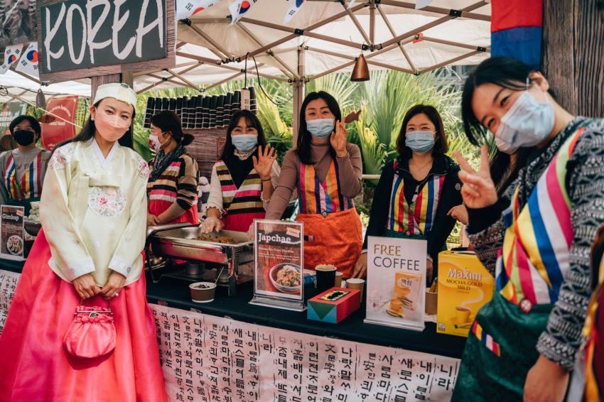 SISGeckos's tweet image. Yesterday’s International Winter Baazar was a massive success! Thank you to everyone for coming out and supporting the event! This event truly shows how diverse and caring our #SISCommunity really is! #SISRocks #ISSEdu #Shenzhen #InternationalSchool #NetValley