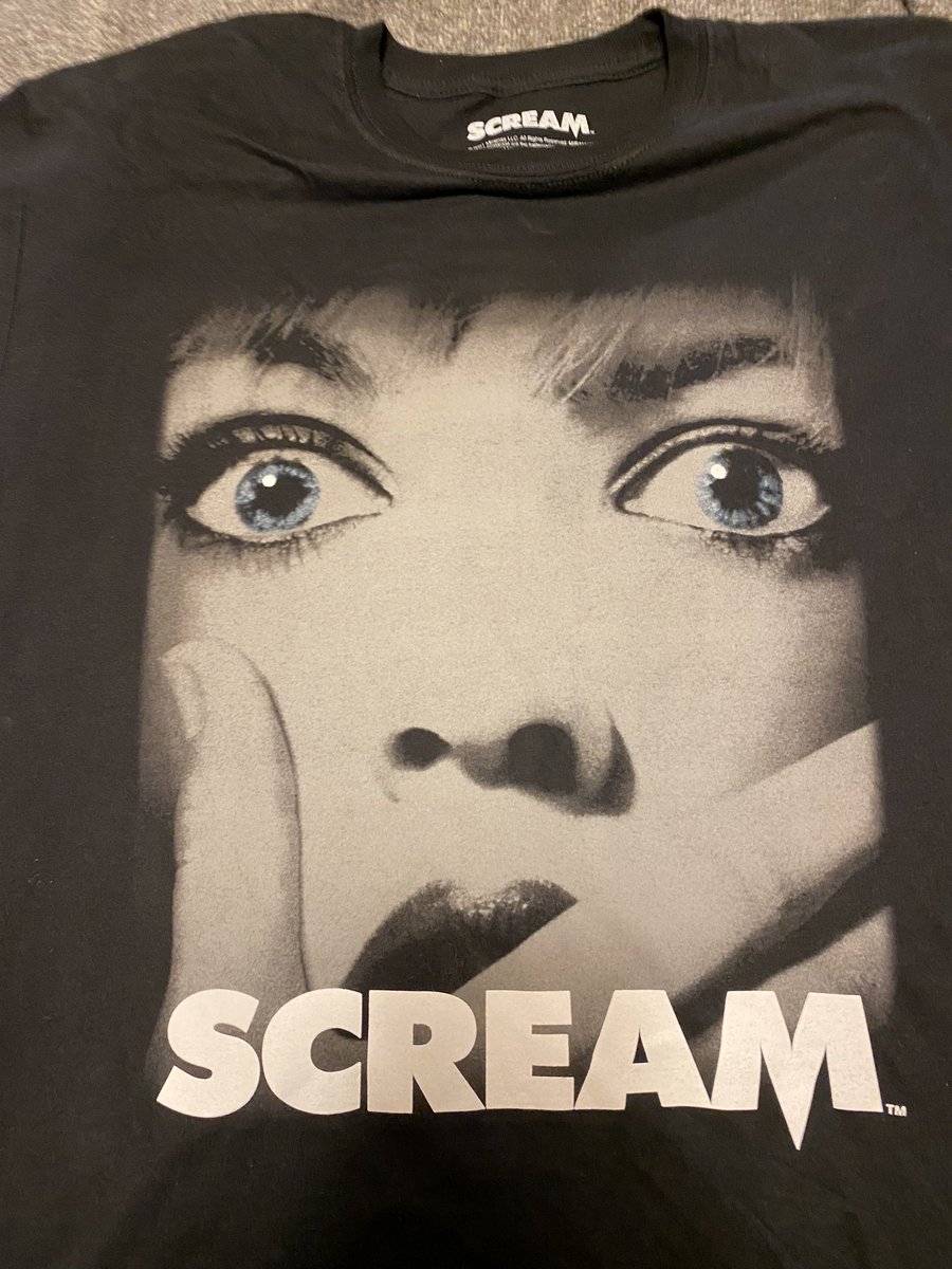 Snatched this at Walmart for ONE DAMN DOLLAR!!!!!😱😱😱😱😱😱😱😃😃😃😃😃😃 #Scream #ScreamMovie #HorrorBlerd #MidnightSocialDistortion #Ghostface #Woodsboro #HorrorTees #HorrorTShirts