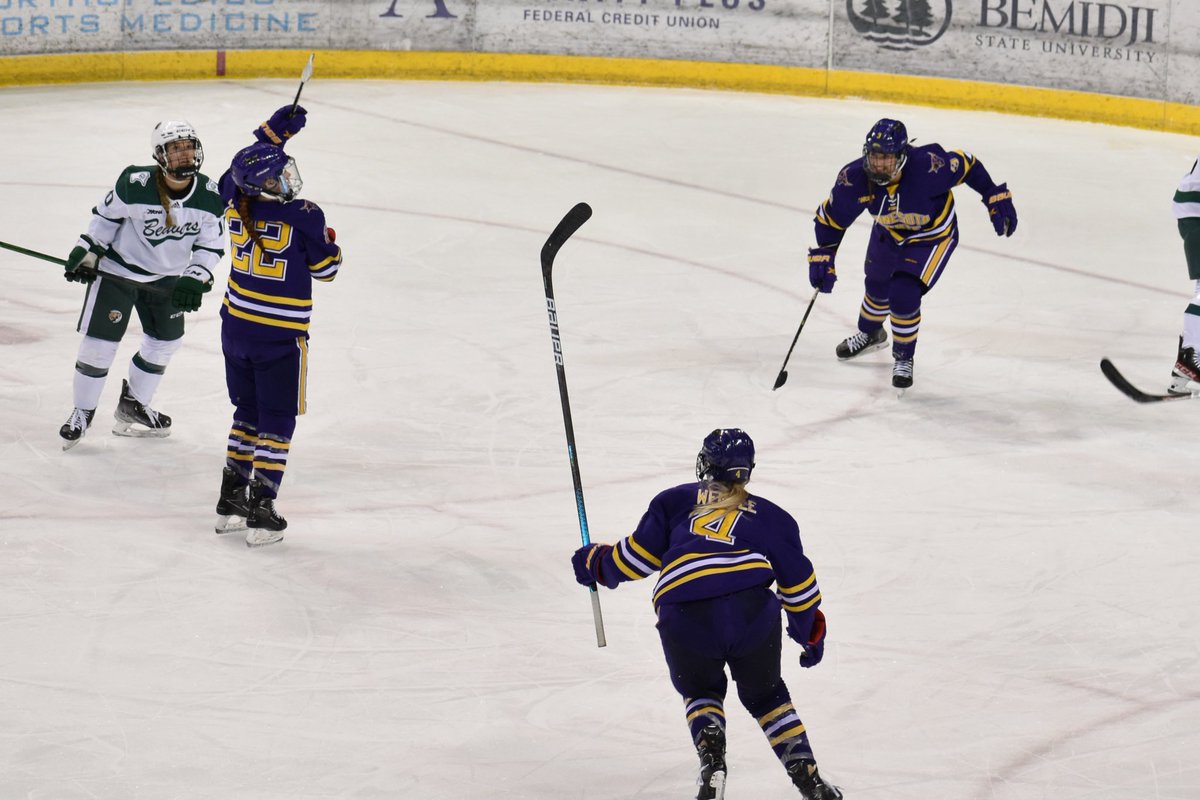 MinnStWHockey's tweet photo. That feeling when you score a game-tying goal on your birthday for the second year in a row! 🤩🎉

@maddie_mashuga x #HornsUp https://t.co/Qk9c1886RU