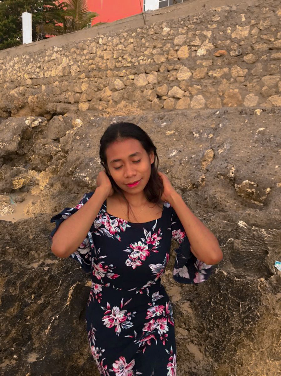 EAmheka's tweet photo. Keep it slow 🤗 https://t.co/JYx8iucvGh