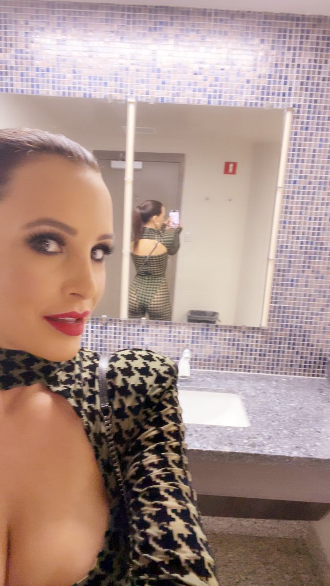 Lisa Ann tweet media