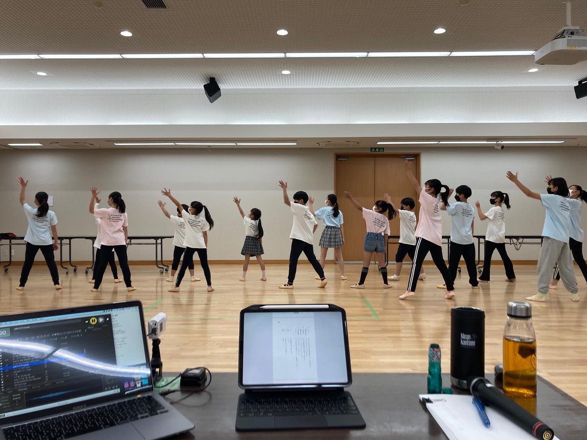 fettochine's tweet photo. 本日、本番です！
リーディングミュージカル
「雪色オルゴール」
脚本・音楽　まきりか
構成・演出　橋本昭博

キャスト11名
リトルダンサー39名
総勢50名の出演者
日本橋公会堂にて、17:30〜です！
上演時間は、1時間10分
クリスマス前にぴったりな作品です。
当日券あります。
お待ちしております！ https://t.co/hiaWuY8dPC
