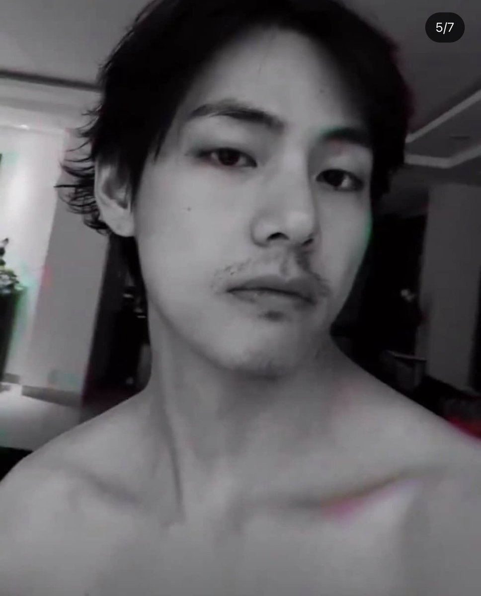 EHEHo_o's tweet photo. i still can’t get over to this fucking kim taehyung https://t.co/ac4i160qSq