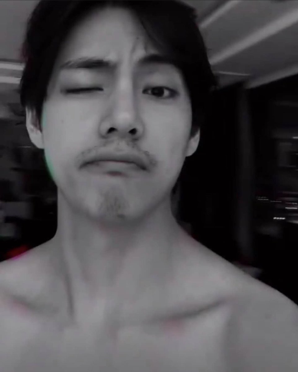 EHEHo_o's tweet photo. i still can’t get over to this fucking kim taehyung https://t.co/ac4i160qSq