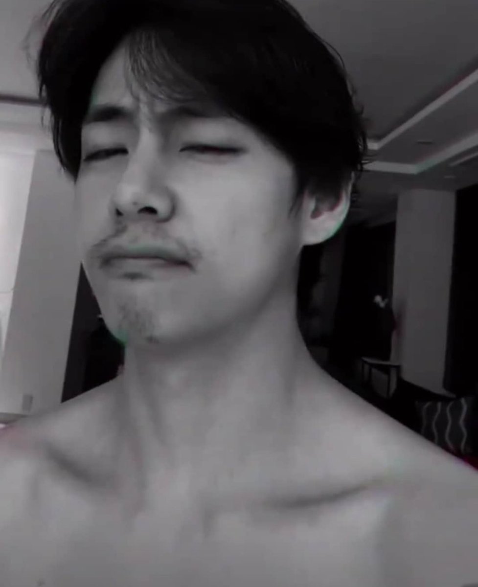 EHEHo_o's tweet photo. i still can’t get over to this fucking kim taehyung https://t.co/ac4i160qSq
