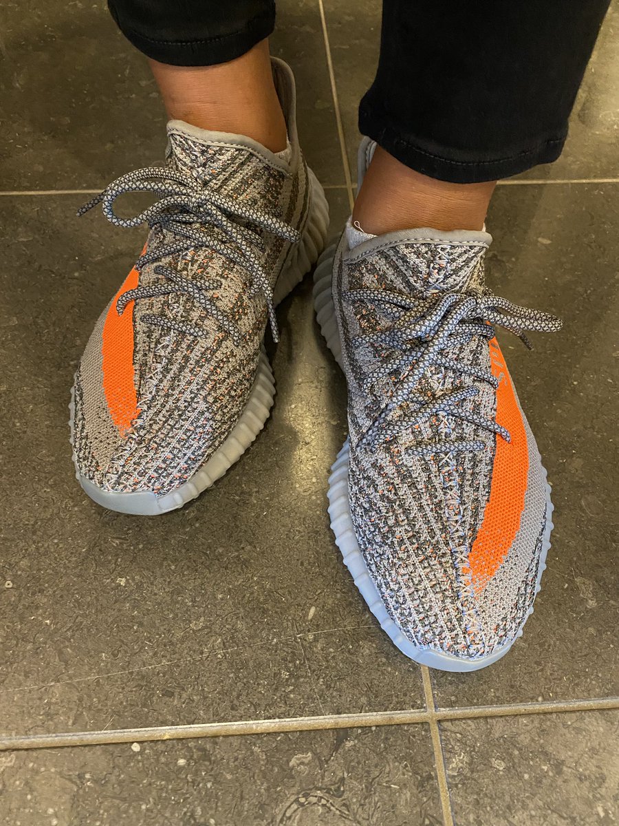 RoyalflashW's tweet photo. 昨日の朝、
イージーの抽選で当選して、
今朝には配送されるという。
#adidas
#adidasCONFIRMED
#YEEZY
#YEEZYBOOST
#BelugaReflective https://t.co/G8v7mlTLEX