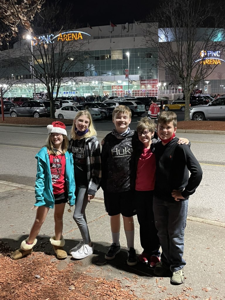 Salter_7's tweet photo. Celebrating Davis turning 12! #salter7 #caniacsmiles ❤️🖤💚 https://t.co/JB1YsFvHIm