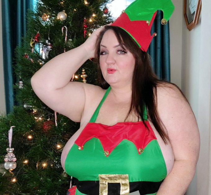 7 days till Christmas! Did you get me anything? 😉 https://t.co/aI1t9GiOLS<a href="/tag/mvsales"class="tags"><span>#mvsales</span></a>