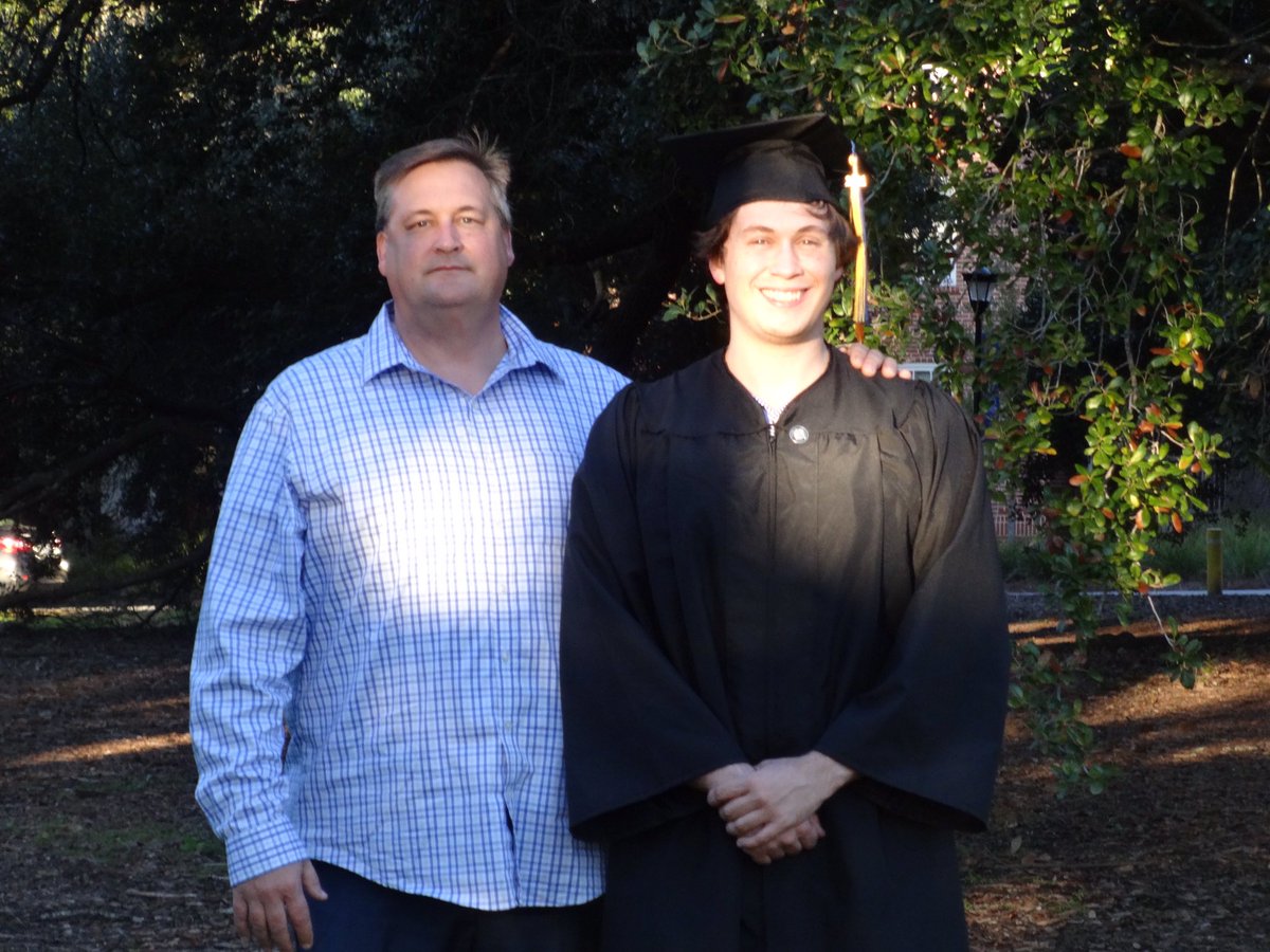 mysticmonse's tweet photo. My son officially walked commencement ceremony after earning degree this summer at 
Georgia Southern. 

Bachelor’s in Biology completed in 3 yrs.  

Way to #GATA boy!!

           👨🏻‍🎓💙🦅

#HailSouthern #SouthernNotState 
#gsgrad21 #Classof2021 
@pdgridiron1
@GSspecialists https://t.co/18i9wPd0Dv
