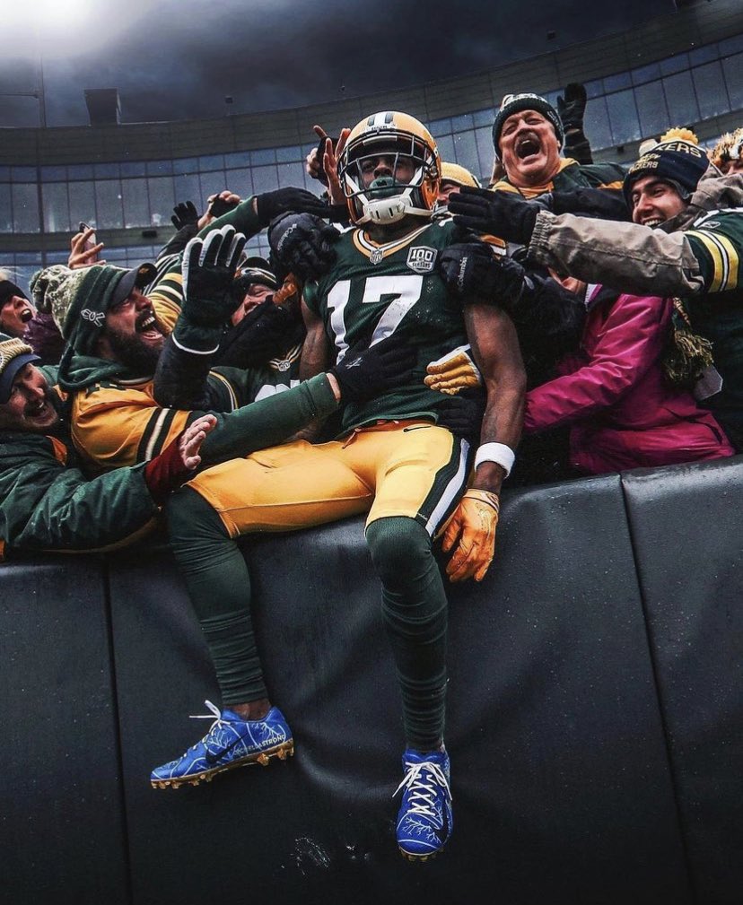 How have I never seen this pic before now?

This is Madden cover material.