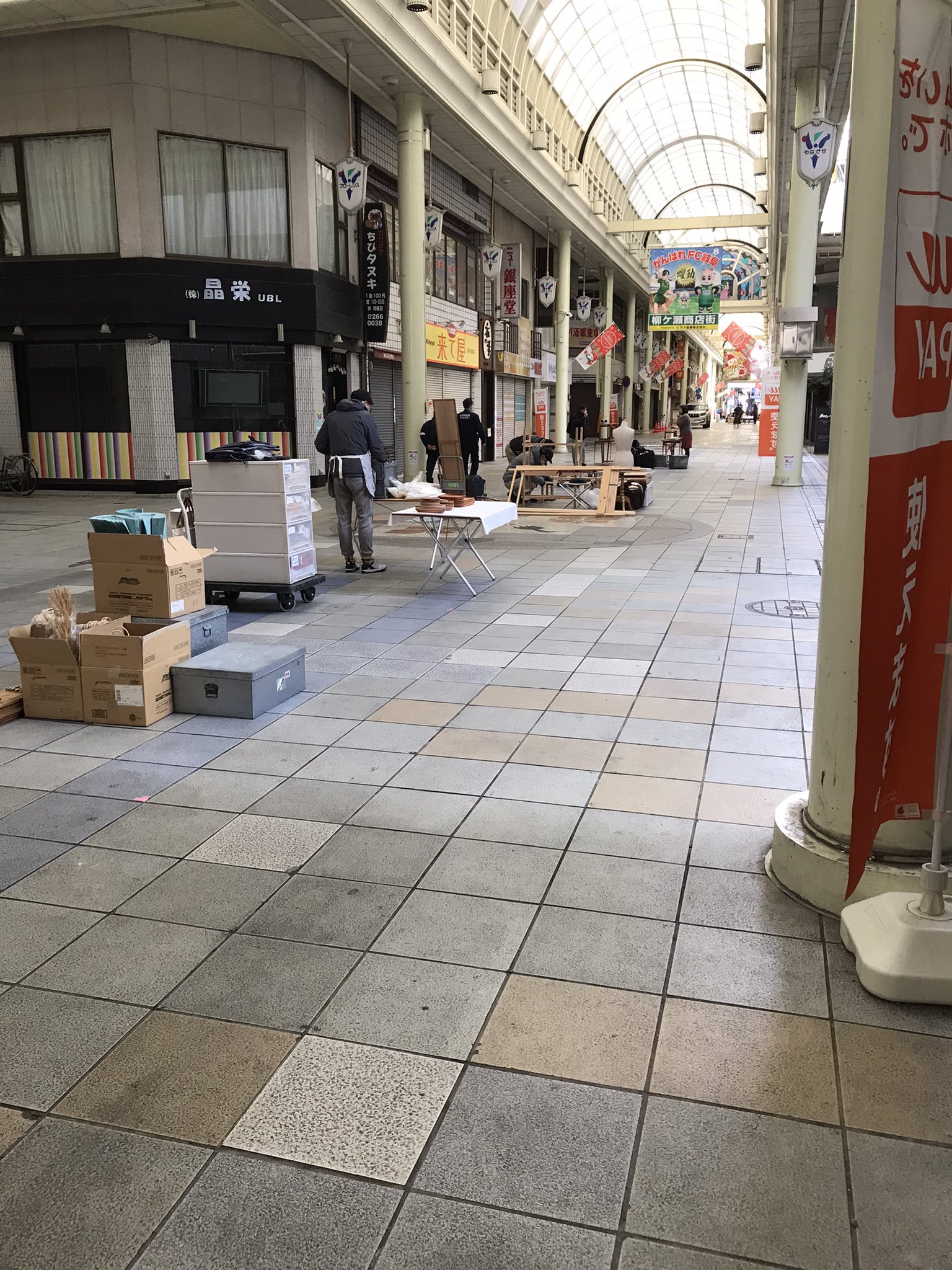 ホテルイルクレド岐阜 地元チーム応援中 こんにちは 8度です 今日は第3日曜日 柳ヶ瀬でサンデービルヂング マーケット開催です 寒いので 暖かくしてきてね 柳ヶ瀬 イルクレド フリーマーケット 岐阜フリマ Gifu 10時頃 まだ準備中でした