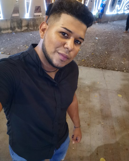 🙌📸 https://t.co/m7d1Xthy1G<a href="/tag/friend"class="tags"><span>#friend</span></a><a href="/tag/prom2014"class="tags"><span>#prom2014</span></a>