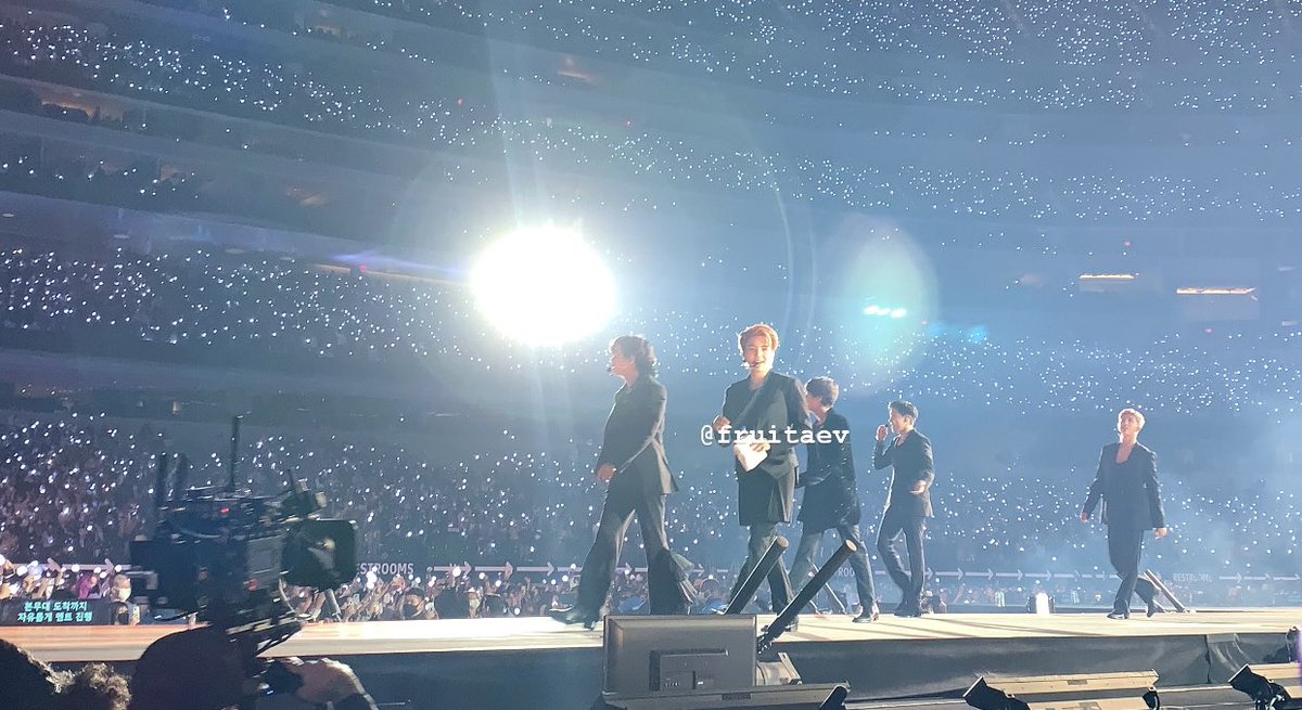 fruitaev's tweet photo. PERMISSION TO DANCE ON STAGE LA DAY 1 AND 2 VIEW •112721•112821• @BTS_twt #BTS #방탄소년단 #BTSARMY #PTD_ON_STAGE_LA #BTS_Butter #BTSCONCERT https://t.co/MRDOoSa90O