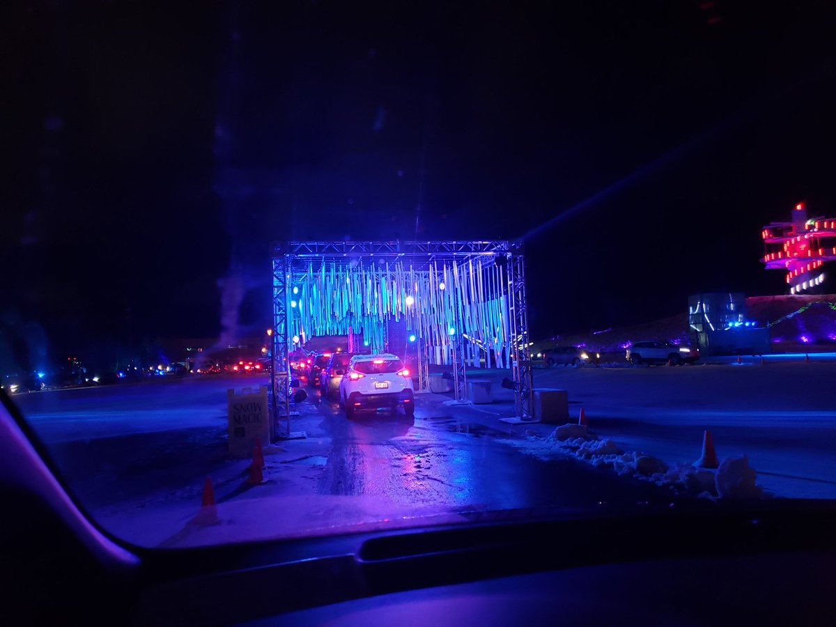 Andrew_Payton's tweet photo. Great Drive Thru event at #OntarioPlace #SnowMagicTO https://t.co/6DJqDTX4kT