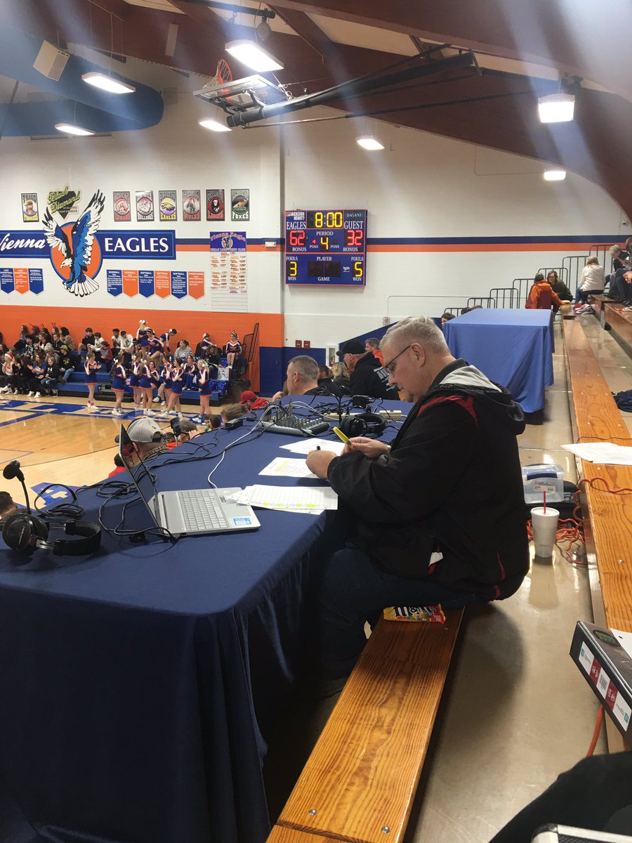 Calling side by side with this guy??? Ron Ellis for WIBH on their dot net side. Myself on Monster Radio WGGH, AM1150, FM98.5, WGGH.net and anywhere worldwide on our app search “WGGH Radio” on iOS or Android. 

JC vs the Vienna Eagles

network1sports.com/station/wgghne…