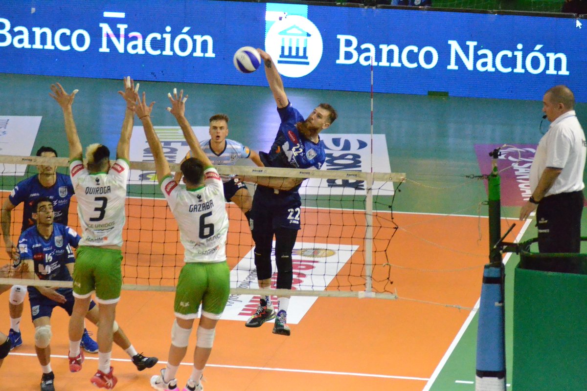 #CopaACLAV ¡Ciudad le ganó a Once Unidos 3-0 y jugará la final contra Policial!

🔝C: Dusan Bonacic 18 puntos
🔝OU: Zelayeta/Gazaba 9 puntos

🔜Domingo 20:30hs Policial vs Ciudad