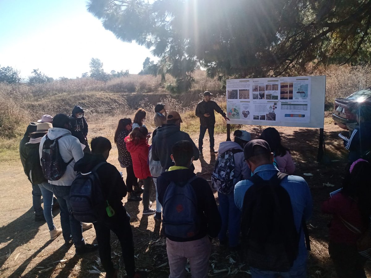 emilaux_'s tweet photo. #CultivosParaMéxico formando a estudiantes en AC con el evento de Manejo de Rastrojo como alternativa de incorporación de materia orgánica para la recuperación de suelos en la Universidad Benito Juárez García sede Chiautzingo Puebla @agricultura_mex @vmva1950 @bramaccimmyt https://t.co/3XCeopmtXe