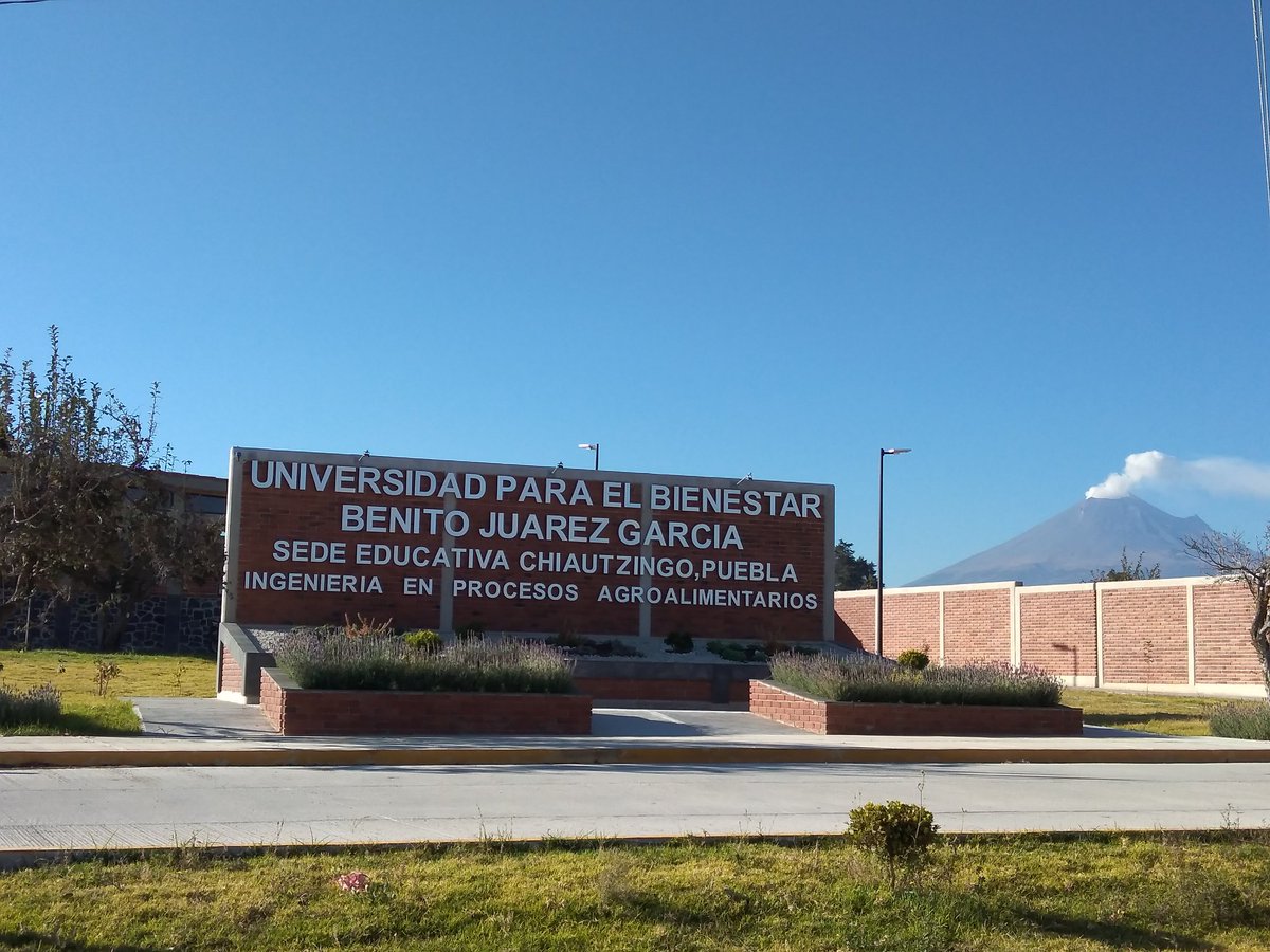 emilaux_'s tweet photo. #CultivosParaMéxico formando a estudiantes en AC con el evento de Manejo de Rastrojo como alternativa de incorporación de materia orgánica para la recuperación de suelos en la Universidad Benito Juárez García sede Chiautzingo Puebla @agricultura_mex @vmva1950 @bramaccimmyt https://t.co/3XCeopmtXe