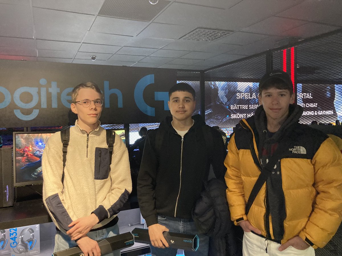 Nemen, <a href="/dellEexd/">delle</a> och <a href="/mzQcsgo/">mzQ</a> (coach <a href="/aggoar/">aggoar</a>) tar hem vår CS:GO turnering som uppvärmning inför morgondagens finaler 😍😌 GGWP minisar! ❤️<a href="/infernoonline/">Inferno Online</a>