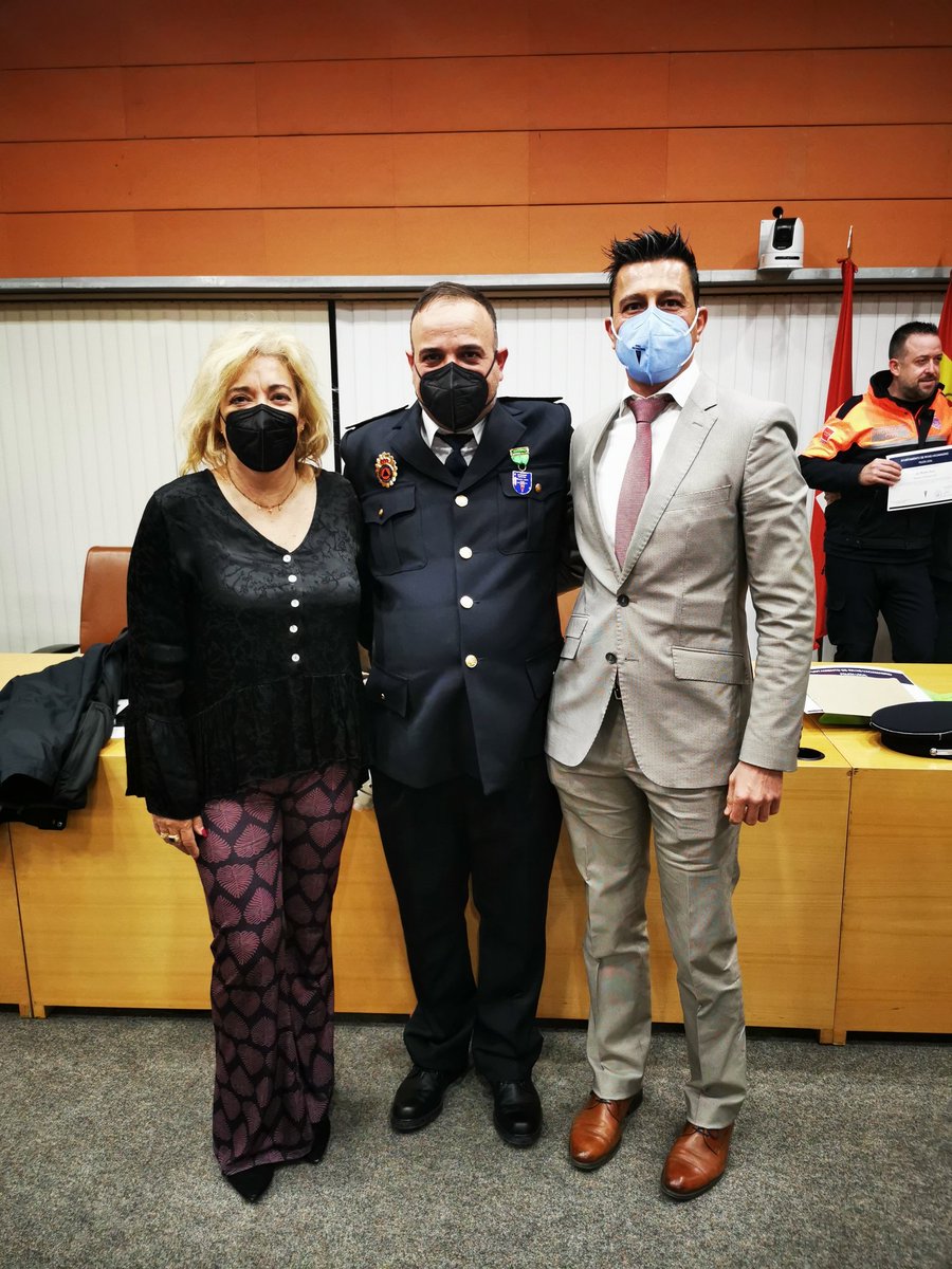 Hoy hemos tenido tarde de reconocimiento y agradecimiento a nuestra Agrupación de protección civil, a Policía Nacional y a Guardia Civil por su compromiso con Rivas, su dedicación y su apoyo para que Rivas siga siendo tan GRANDE, de corazón. GRACIAS!