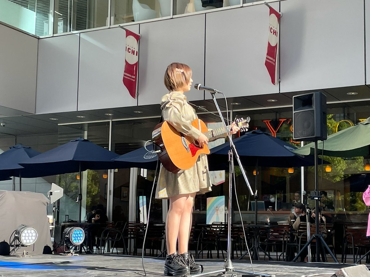 amatsuuni's tweet photo. 今日は‧✧̣̇‧mia‧✧̣̥̇‧ちゃんの現場スタッフです🌸
酒フェス閉会式も出演予定なので近くにいらっしゃる方は是非✨
日本酒の試飲もできます🍶♡
#TSakefes #TSF2021 https://t.co/fQpNkPoEH5