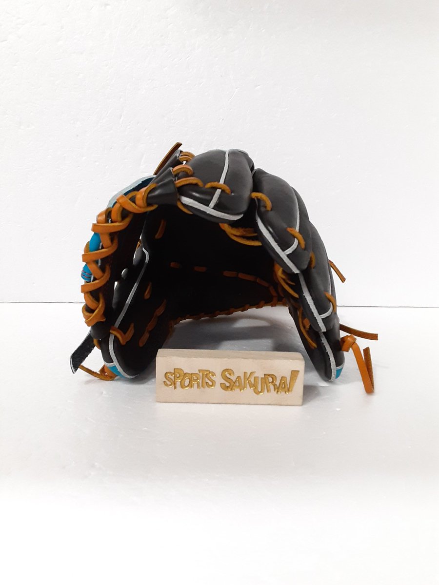 sposakubaseball's tweet image. スポサク大東店 米田です👍

本日は #ZETT #軟式グラブ
のご紹介です🎶
#PROSTATUS #限定モデル

もちろんオーダーグラブも
特別感があっていいですけど
こういう限定モノってのも
また違った特別感があって
いいですよね😍🌟
注目されること間違いなし✧*。

#スポサク #ゼット #軟式
#草野球 #限定