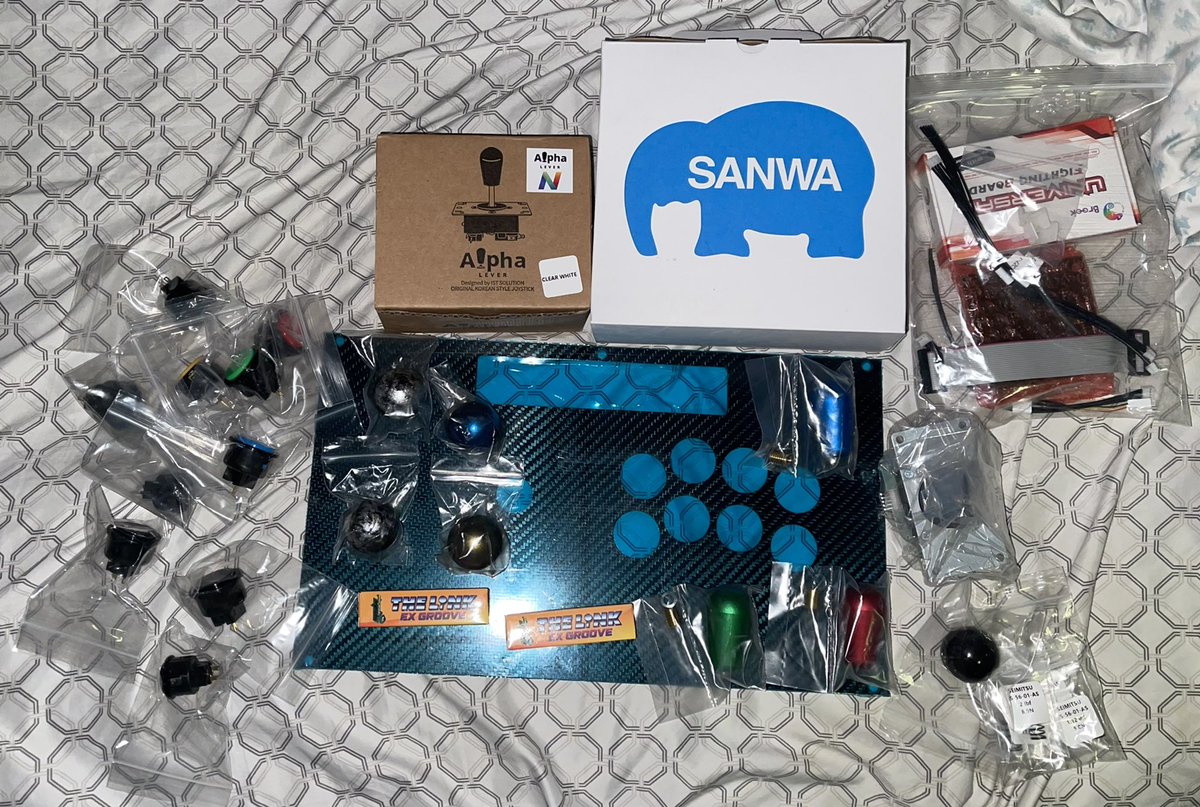 246_tritone's tweet photo. acquisitions from my visit to @arcadeshock's grand opening. i had an absolute blast over there and would love to visit again in the future. https://t.co/XIY0x7E570