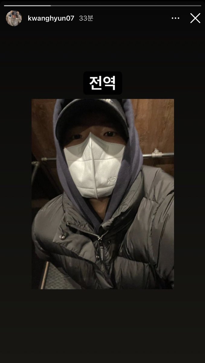 98XO723's tweet photo. 전역이라구?! https://t.co/ZGUETkPzy9