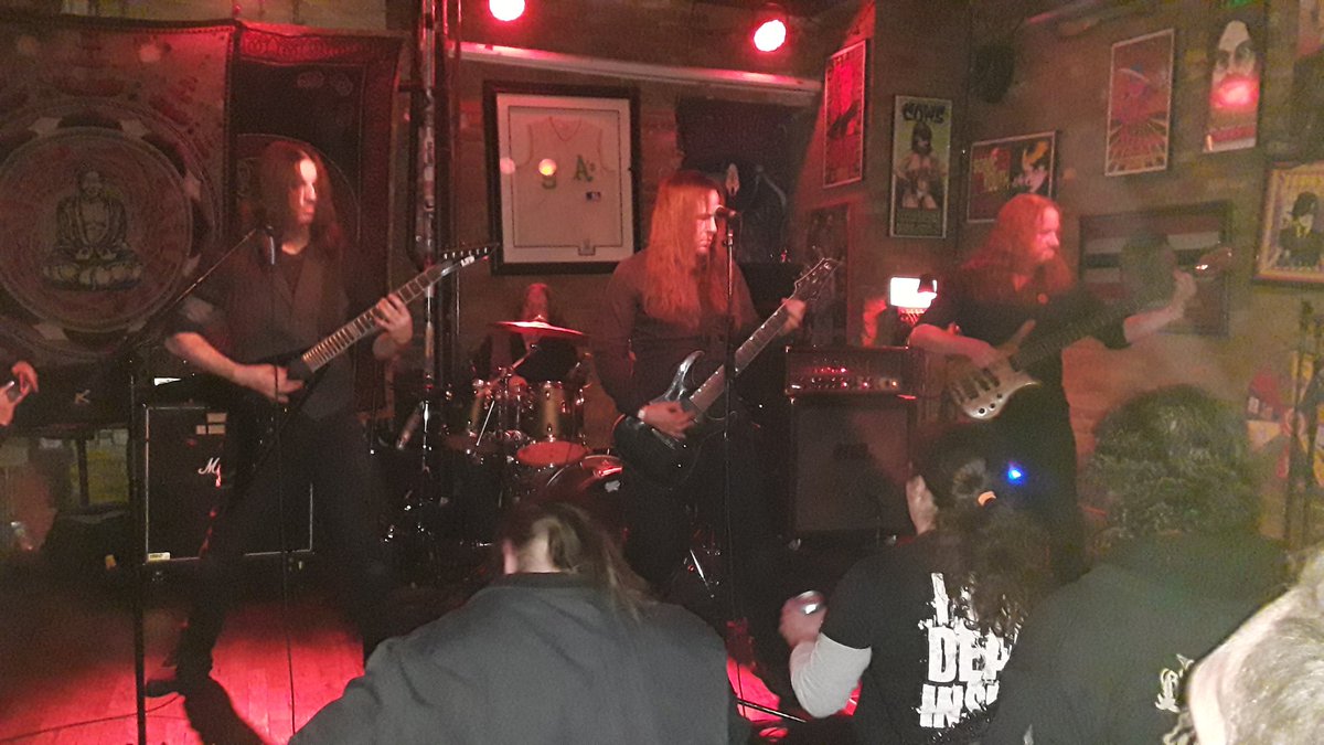 Frank_Motivates's tweet photo. Withering Soul at Reggies #witheringsoul https://t.co/NjttWu5d3i